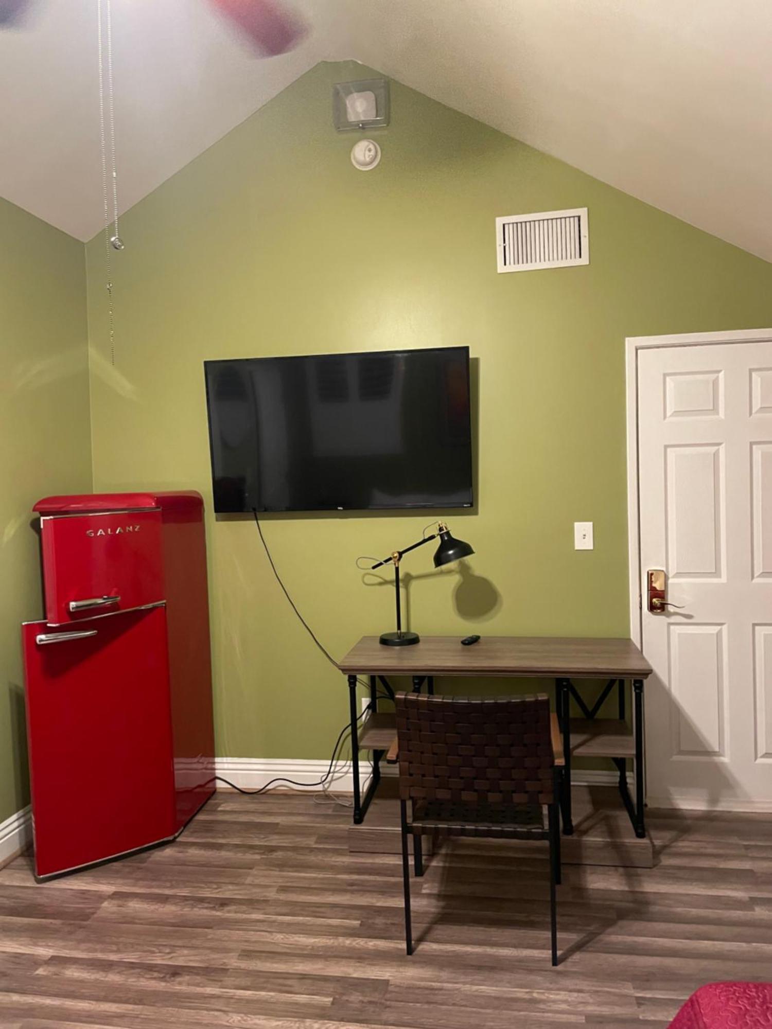Private Large La Bedroom W Private Full Bathroom Or Half-Bathroom - Tv - Ac - Wifi - Private Fridge Near Usc - Exposition Park - Usc Memorial Coliseum - Banc Of California Bmo Stadium - Downtown Los Angeles Dtla - University Of Southern California Us エクステリア 写真
