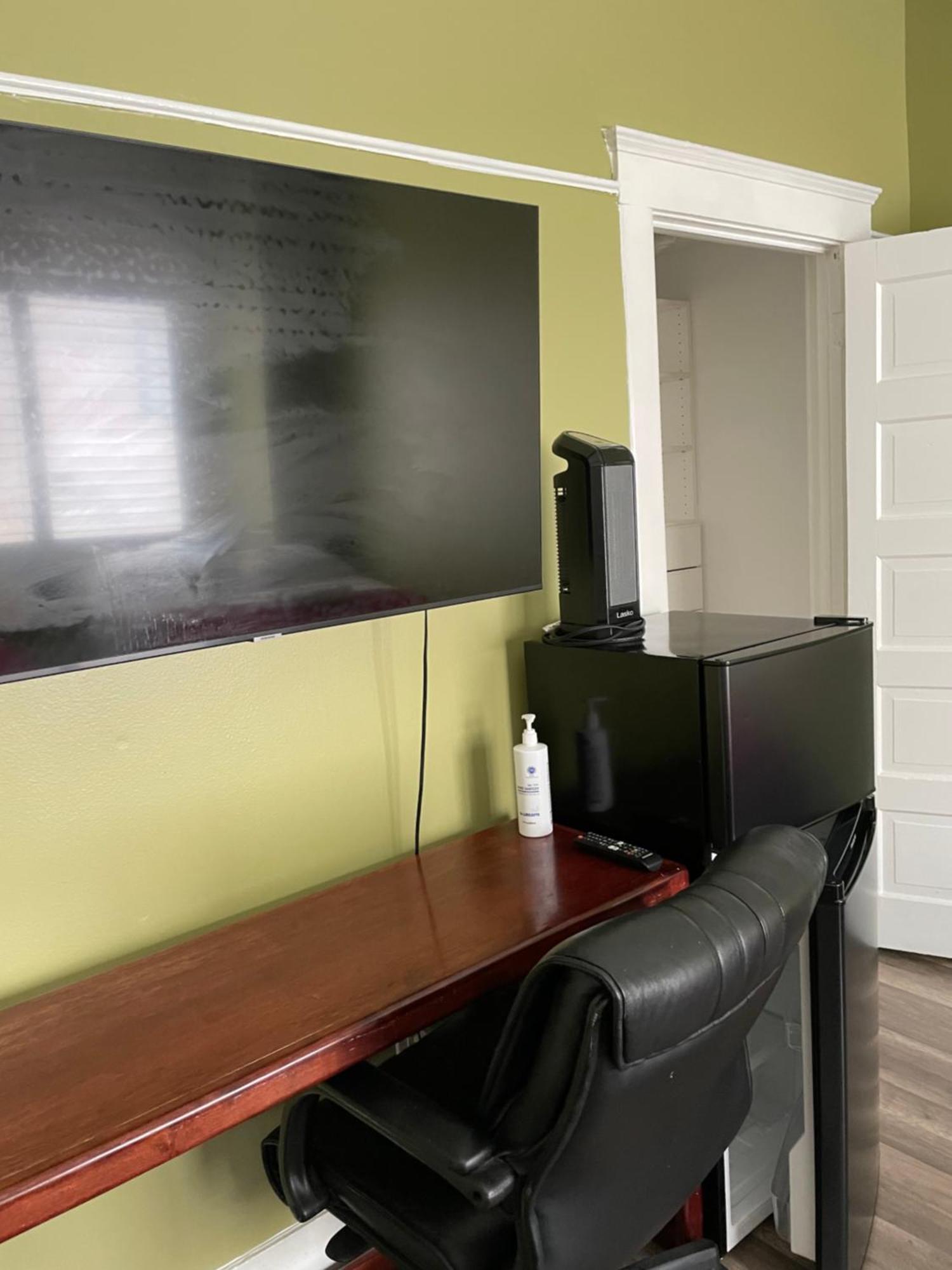 Private Large La Bedroom W Private Full Bathroom Or Half-Bathroom - Tv - Ac - Wifi - Private Fridge Near Usc - Exposition Park - Usc Memorial Coliseum - Banc Of California Bmo Stadium - Downtown Los Angeles Dtla - University Of Southern California Us エクステリア 写真